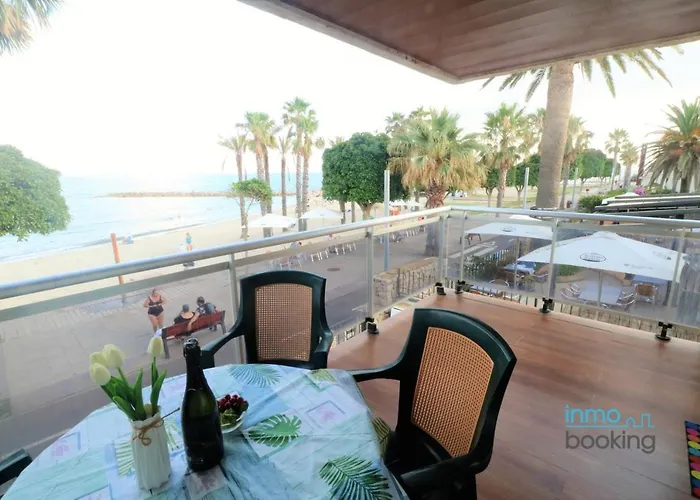 Sun Mediterrani, En Frente Del Mar Камбрильс