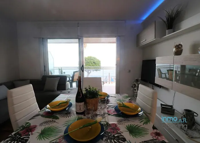 Sun Mediterrani, En Frente Del Mar Камбрильс